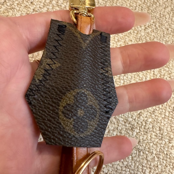 Repurposed LV Clochette keychain - Picture 11 of 13